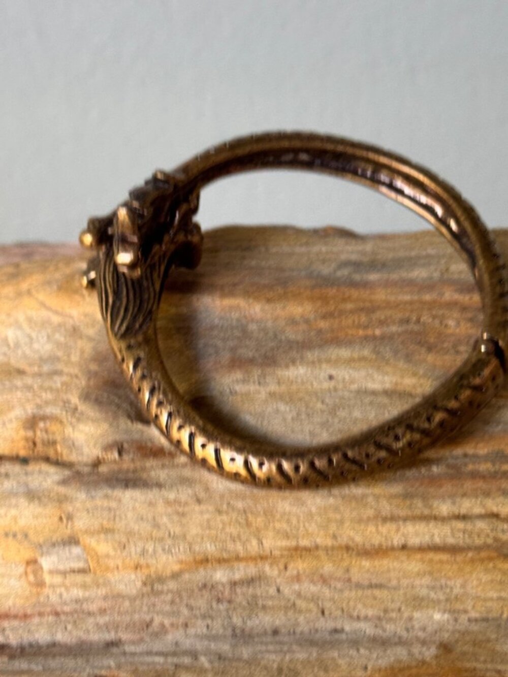 Lucky Brand Dragon Head Hinged Bangle Bracelet Antiqued Brass Tone Statement - Picture 6 of 7